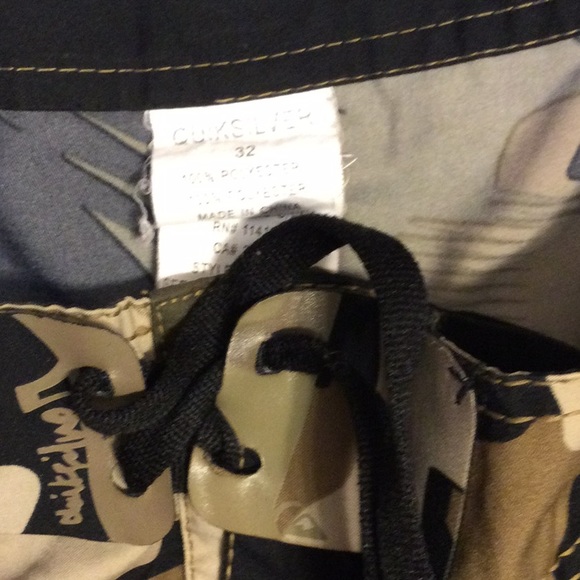 Quicksilver Camo swim trunks - Picture 4 of 6